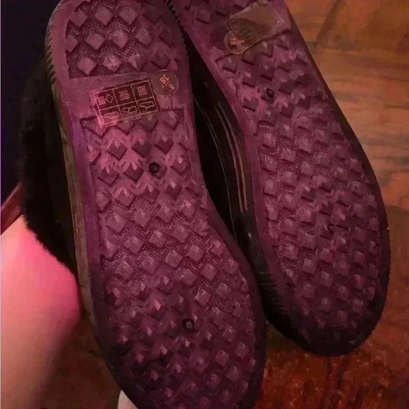 Slip on fuzzy shoes - Picture 2 of 3